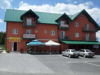 Отель Hotel Lovac Жабляк-1
