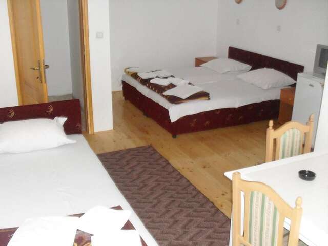 Отель Hotel Lovac Жабляк-33