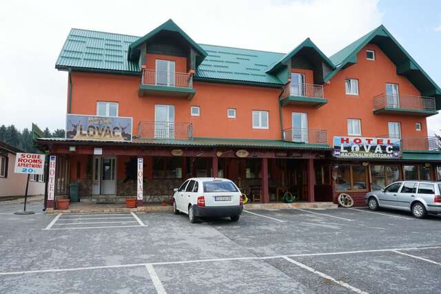 Отель Hotel Lovac Жабляк-47