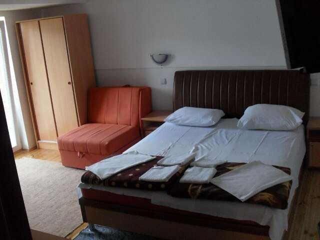 Отель Hotel Lovac Жабляк-54